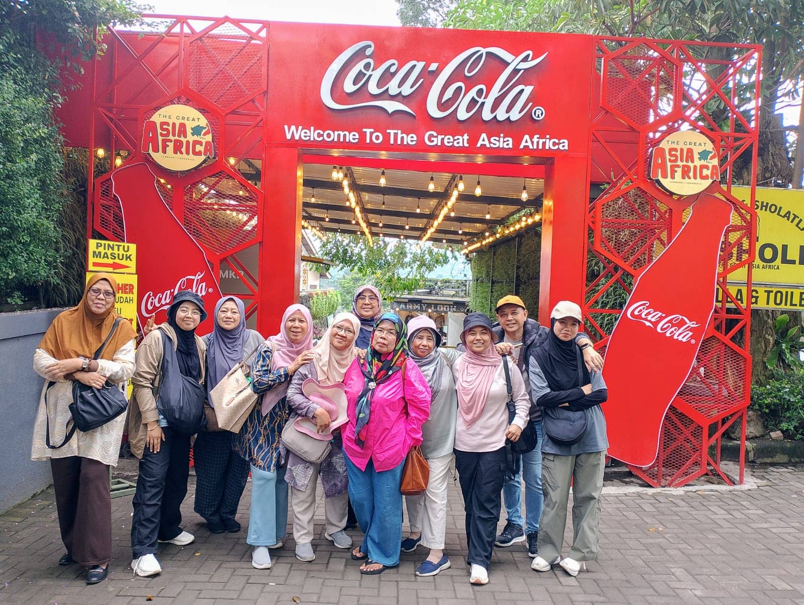 Liburan Geng Arisan Ibu Susi